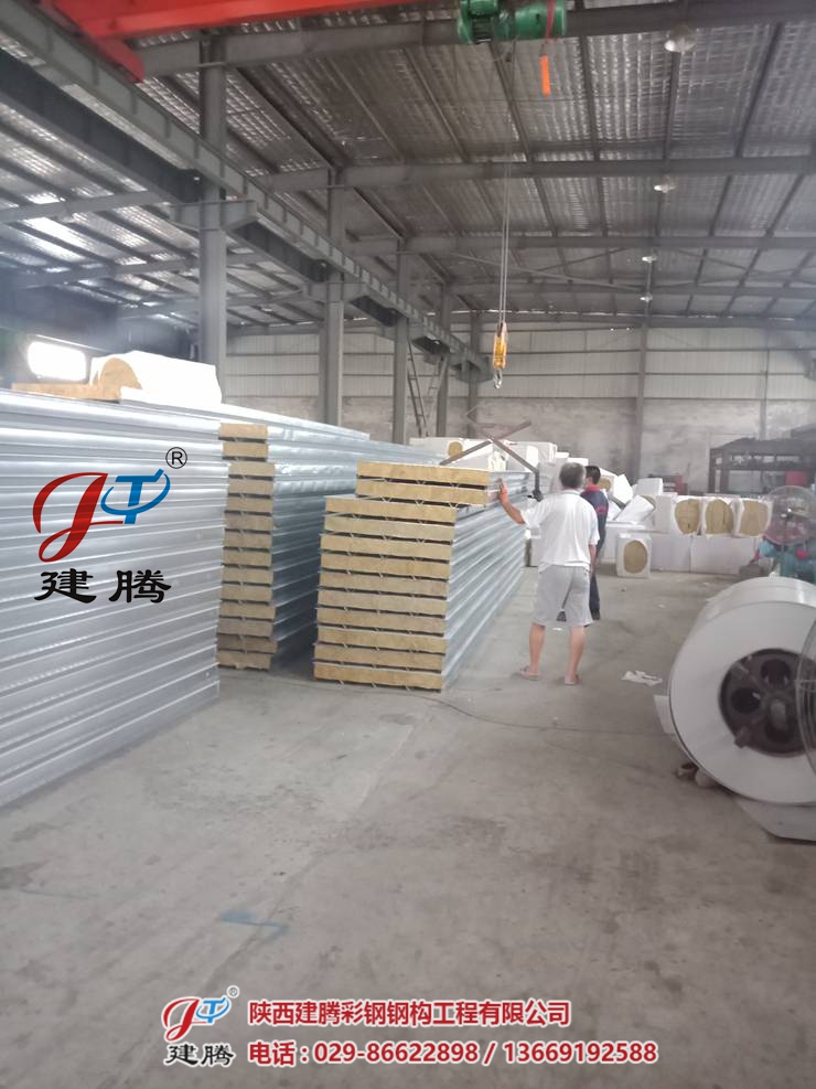 西安市雁塔区蓝湖树商业街楼顶加盖工程订购三千五百米岩棉顶板
