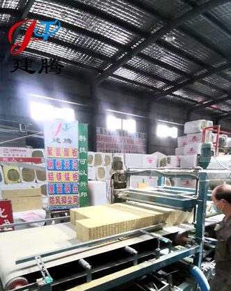 150mm彩钢岩棉烘道板产品展示