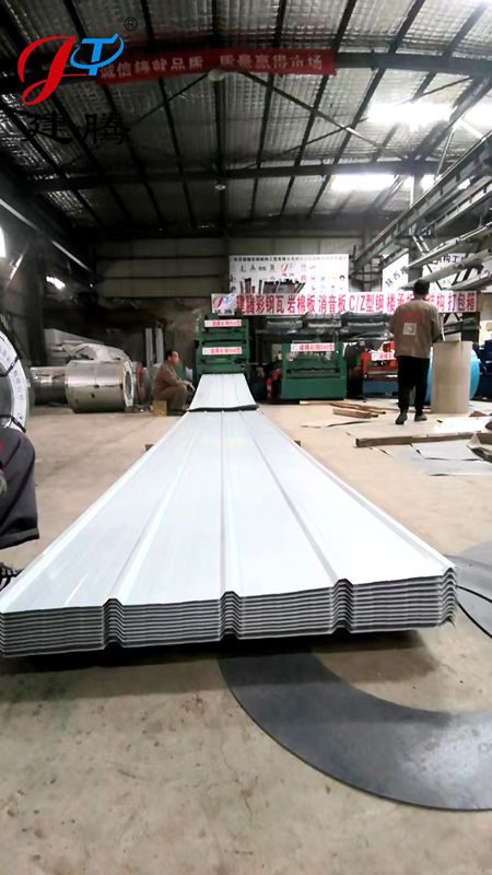 900型白单板生产加工中
